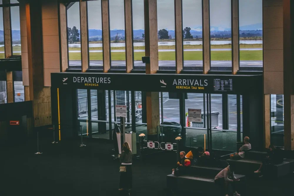 How to Check Arrivals & Departures
