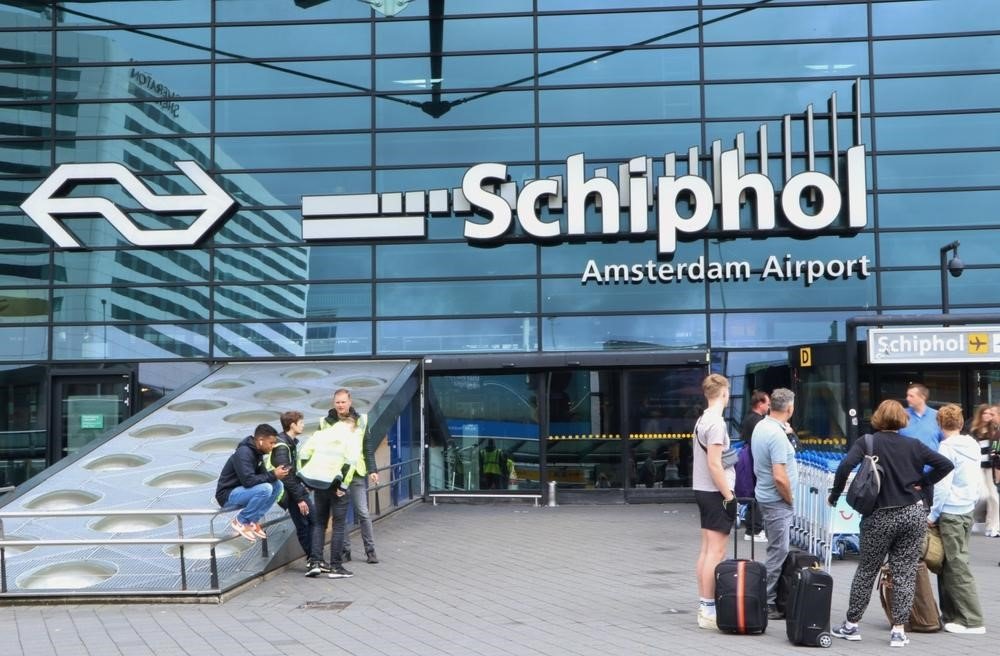 Amsterdam Airport Schiphol (AMS)