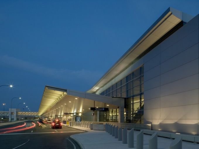 Boston Logan International Airport (BOS)