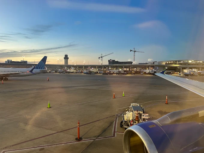 Dallas Fort Worth International Airport (DFW)