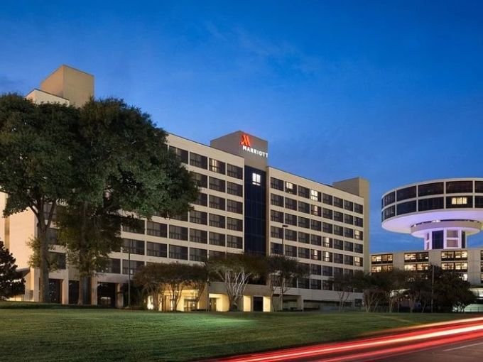George Bush Intercontinental Airport (IAH)