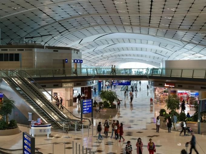 Hong Kong International Airport (HKG)
