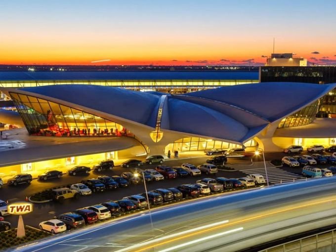John F. Kennedy International Airport (JFK)