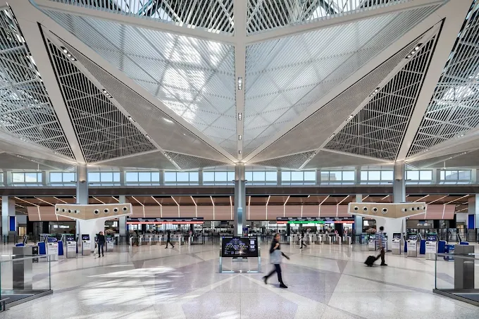 Newark Liberty International Airport (EWR)