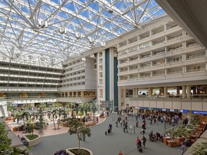 Orlando International Airport (MCO)