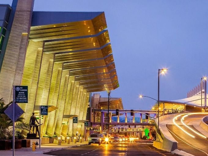 San Diego International Airport (SAN)